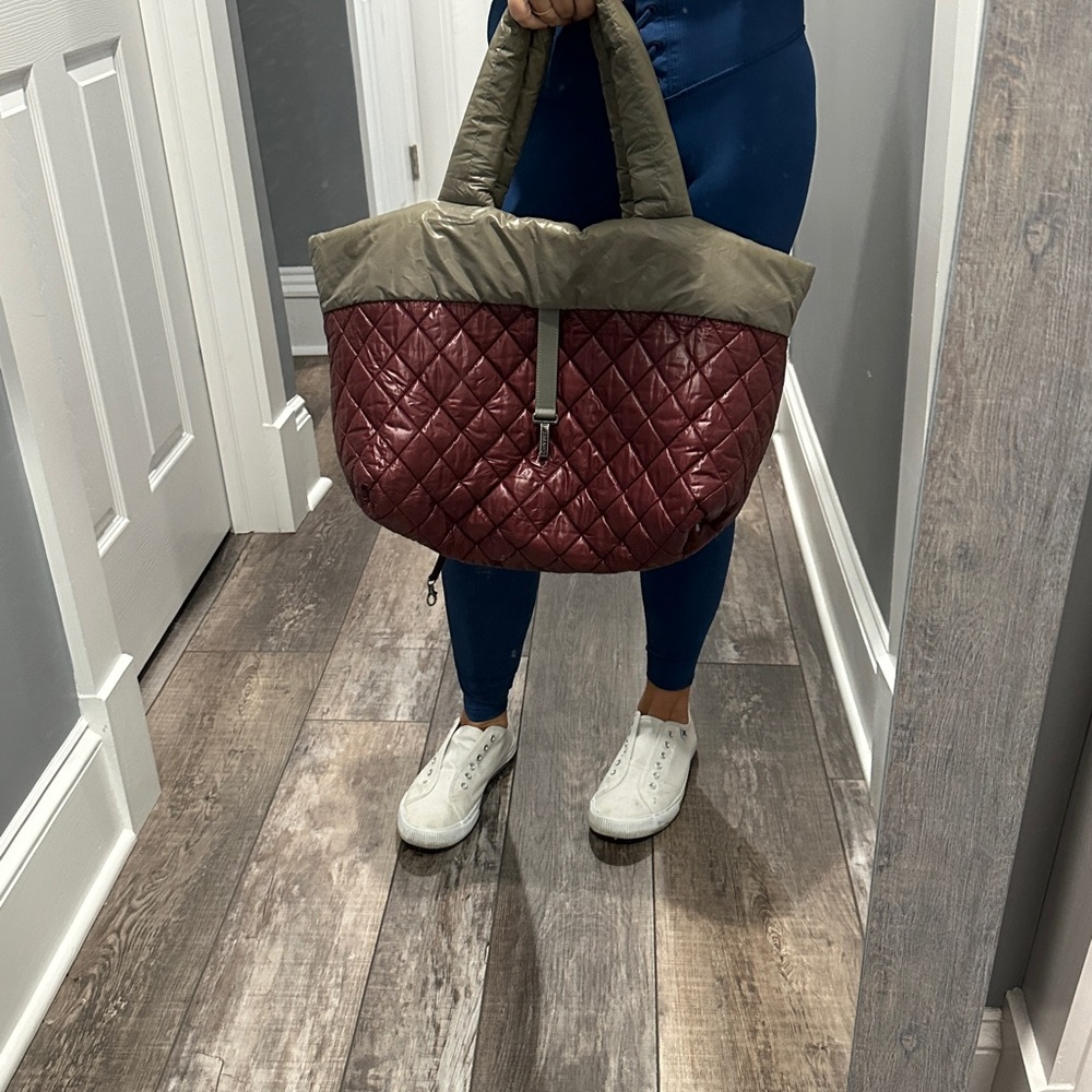 Chanel Quilted reversible Metallic Tote Bag coco Cocoon bag - Picture 6 of 10